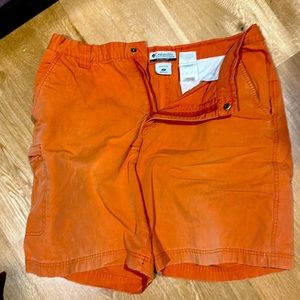 Columbia men’s shorts size 36. A bit small and fit like a 35. No holes or flaws.